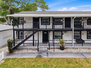 Exterior - Clearwater Top Floor #4 (Clearwater)