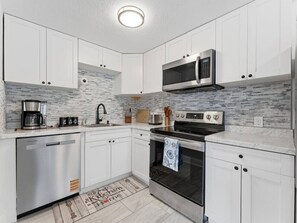 Private kitchen - Clearwater Top Floor #3 (Clearwater)