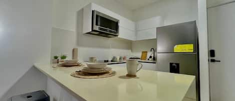 Premium Apartment, City View | Private kitchen