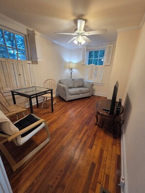 Living area - YOUR OWN QUIET TOTALLY SEPARATE HOUSE "CARRIAGE" (Atlanta)