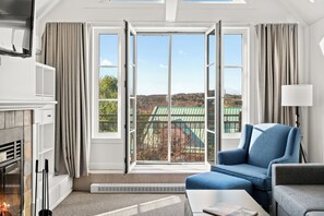 Le Johannsen #426 | Living area | Flat-screen TV