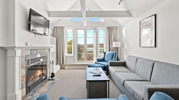 Le Johannsen #426 | Living area | Flat-screen TV