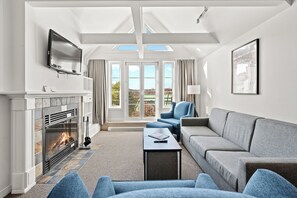 Le Johannsen #426 | Living area | Flat-screen TV