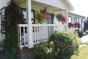 Exterior detail - Modern European getaway. Great location! updated with amenities. (Puyallup)