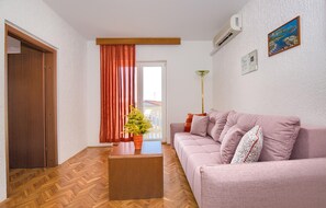 TV - Lovely apartment in Pula with WiFi (Pula)