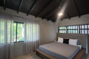 2 bedrooms, WiFi, bed sheets - 5-minutes to the beach! 2-bedroom villa perfect for remote island getaways (Grenadines)