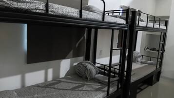 4 bedrooms, WiFi, bed sheets, wheelchair access