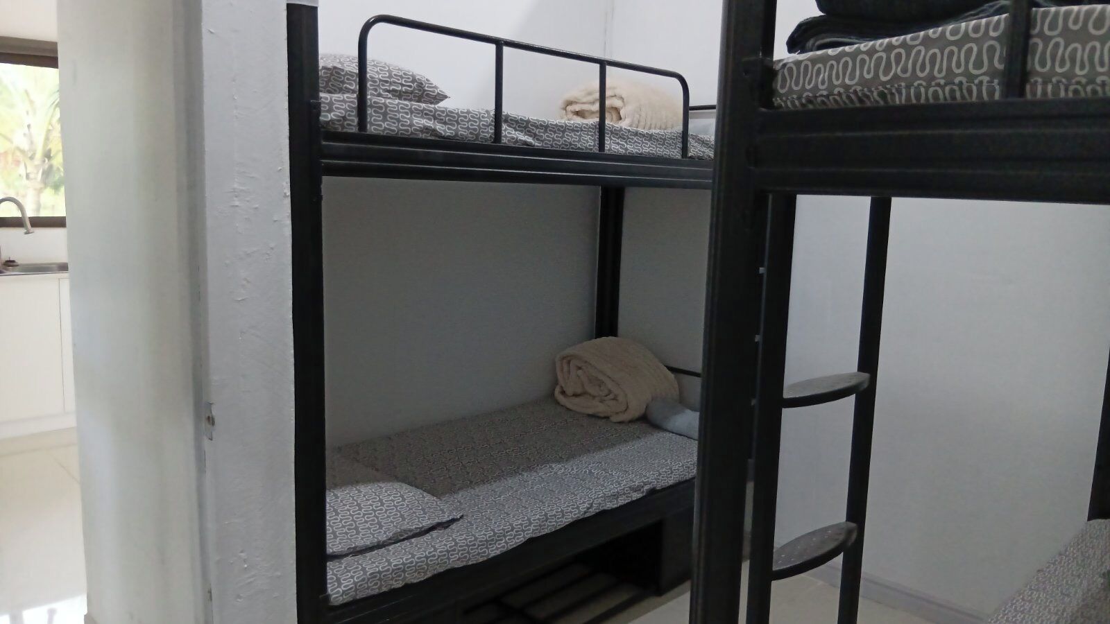 4 bedrooms, WiFi, bed sheets, wheelchair access