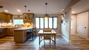 Dining - Sugar Creek Dreams (Bella Vista)