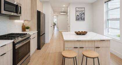 15 min to NYC, Spacious & Private 3BR Home Sleeps 12