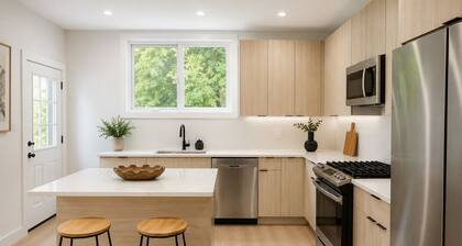 Private Stay w/ Free Parking, 15 mins NYC via PATH