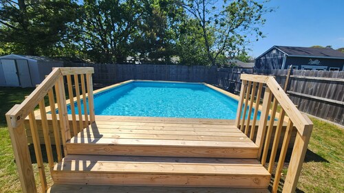 Newly Renovated 2 bedroom, Swimming Pool, Hottub, Dog Friendly
