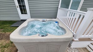 Outdoor spa tub - Newly Renovated 2 bedroom, Swimming Pool, Hottub, Dog Friendly (Lower Township)