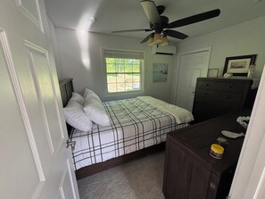 2 bedrooms, free WiFi, bed sheets - Diamond Lake Hideaway (Cassopolis)