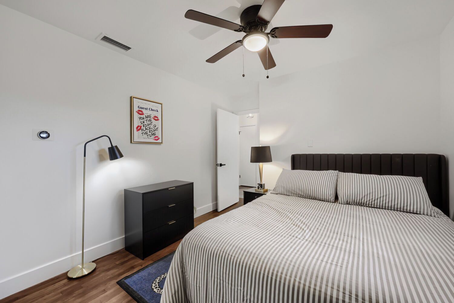 3 habitaciones, tabla de planchar con plancha y wifi gratis 