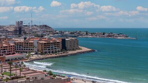 On the beach - One 1001-Hotel Room: New Beachfront Resort Offering Luxury & Incredible Views (Puerto Peñasco)