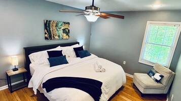 3 bedrooms, iron/ironing board, WiFi, bed sheets