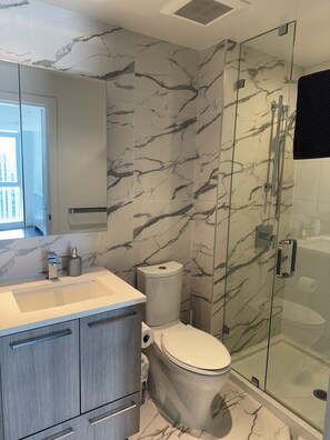 Bathroom - Luxury 2BR | Free Parking | No Hidden Fees | 10mins to YVR Airport (Richmond)