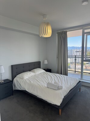 Room - Luxury 2BR | Free Parking | No Hidden Fees | 10mins to YVR Airport (Richmond)