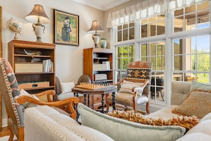 House - Scenic 4BR w Deck Farm Views Free Tix (Fletcher)
