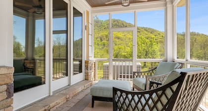 Scenic 4BR w Deck Farm Views Free Tix