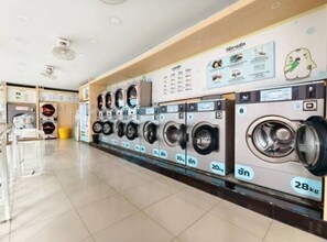 شقة - غرفة نوم واحدة - بشرفة | غسيل الملابس