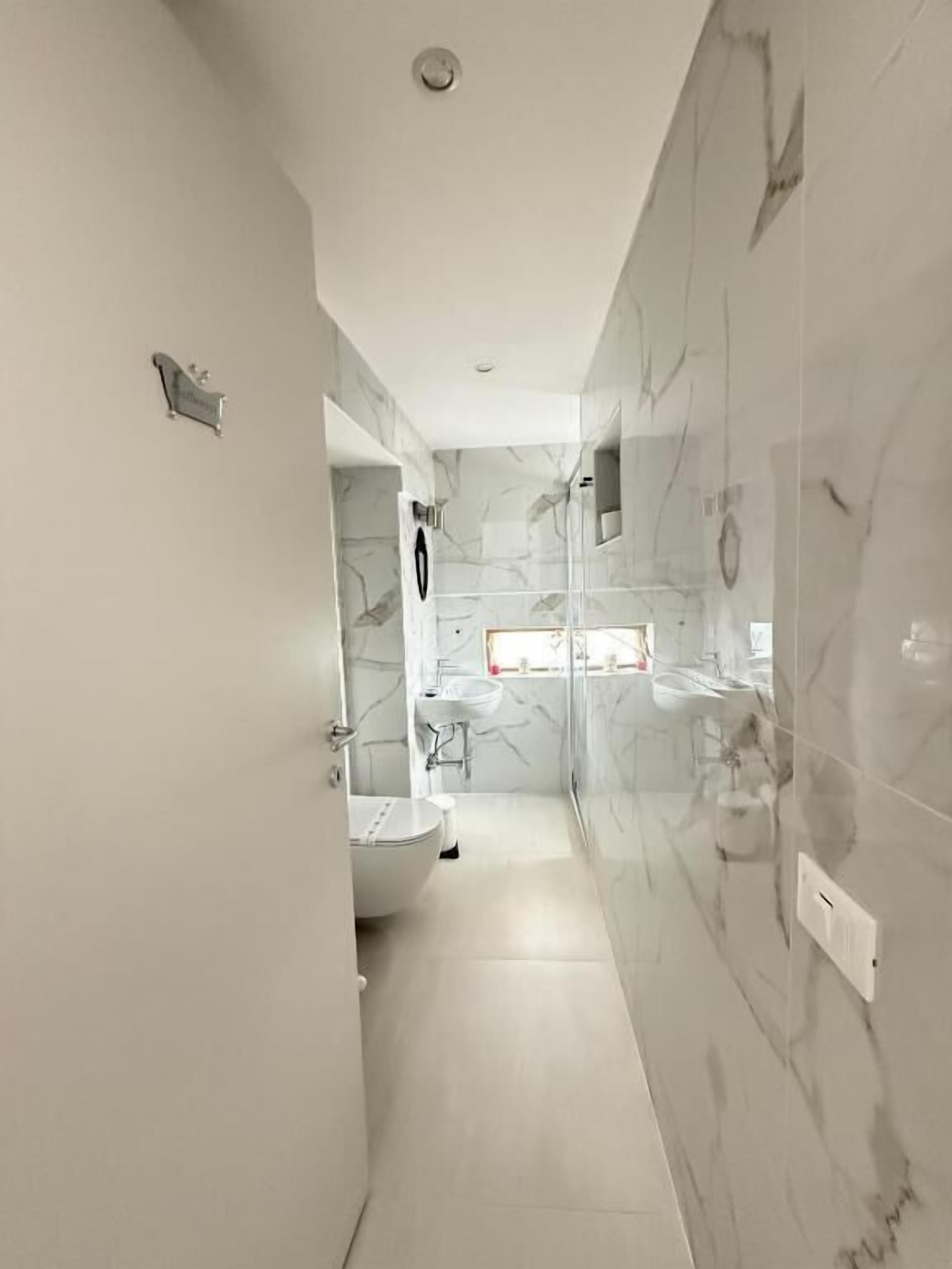 Room, 1 Bedroom | Bathroom