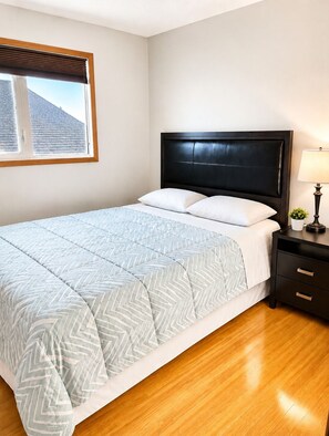 3 bedrooms, iron/ironing board, WiFi, bed sheets