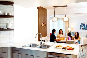 Interior - Marriott's Newport Coast Villas - Luxury 2BR - Full Resort Access - Sleeps 8 (Newport Beach)