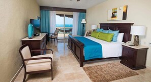 Iron/ironing board, WiFi, bed sheets, wheelchair access - CHRISTMAS WEEK / Cancun 3BR Oceanfront Resort (Cancún)
