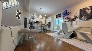 Dining - This beautiful Luxury Mini Mansion,  4 bedroom 4 bath estate in Atlanta GA. (Atlanta)
