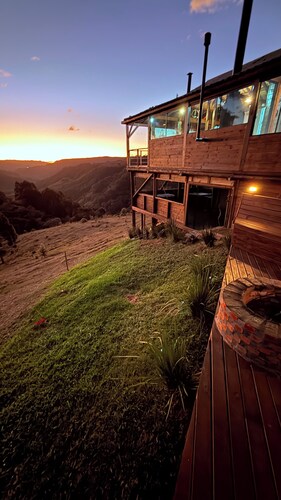 Country house in the mountains of Santa Catarina, at 1000m altitude, surrounded by nature.