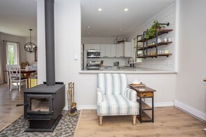 Interior - Mariner’s Daughter 3bdrm house in seaside village (Georgetown)