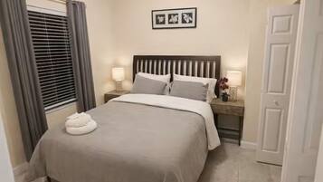 Iron/ironing board, WiFi, bed sheets