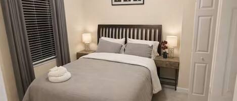 1 chambre, fer et planche à repasser, Wi-Fi, draps fournis