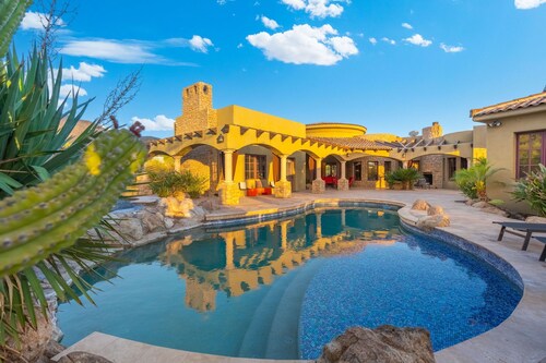 Luxury Estate with Pool, Desert Views & Casita