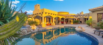 Luxury Estate with Pool, Desert Views & Casita