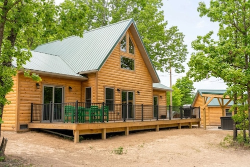 All New True Log Cabin Near Thunder Ridge&Big Cedar_Pvt Hot Tub_Bonus Loft_Free Daily Tickets