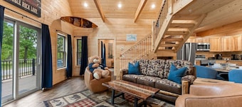 All New True Log Cabin Near Thunder Ridge&Big Cedar_Pvt Hot Tub_Bonus Loft_Free Daily Tickets