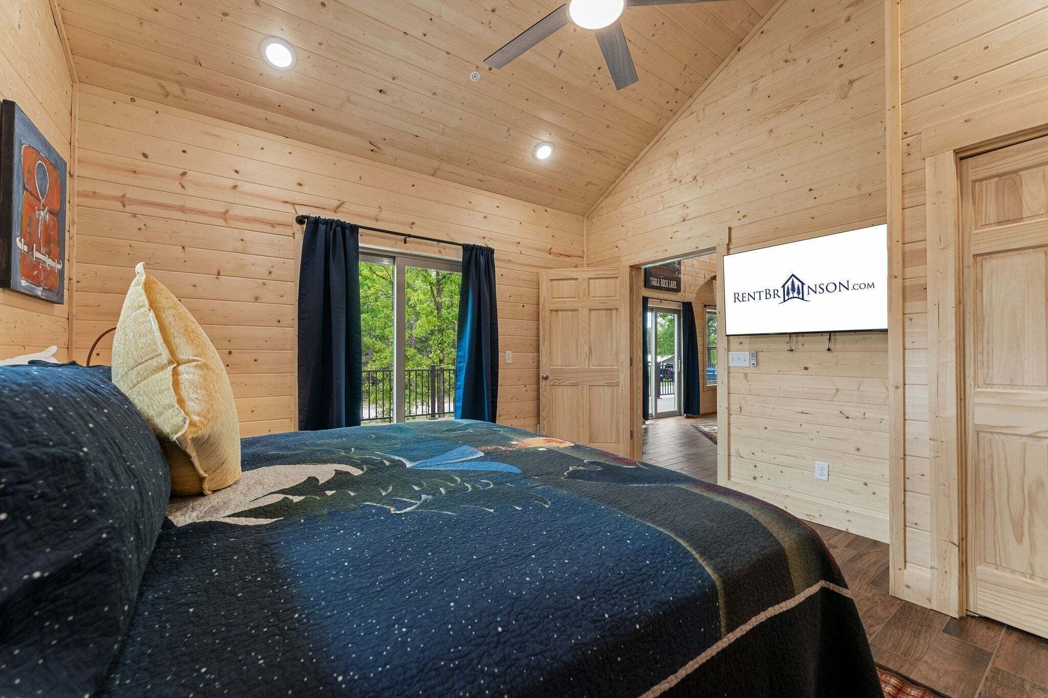 2 bedrooms, WiFi (free), bed sheets