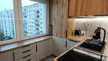 Kühlschrank, Ofen, Herdplatte, Geschirrspüler