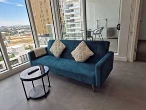 TV - Olympic Park 1BR: Pool | Gym | Free Secure Parking (Lidcombe)