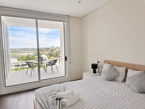 Iron/ironing board, WiFi, bed sheets - Olympic Park 1BR: Pool | Gym | Free Secure Parking (Lidcombe)