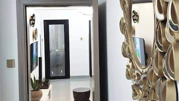 Apartment, 1 Bedroom, Accessible, City View | Interior