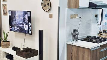 Apartment, 1 Bedroom, Accessible, City View | Interior