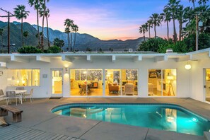 Pool - Hilltop Haven - 1950s Palm Springs Hideaway with Pool, Spa & Endless Views (Palm Springs)