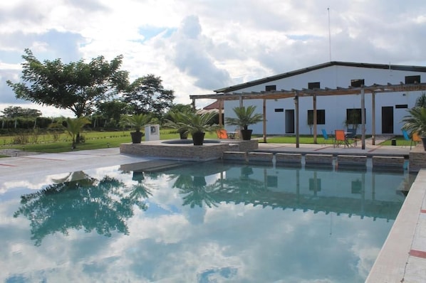 Alberca al aire libre
