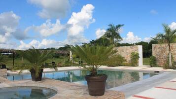 Piscina a l'aire lliure