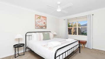 Desk, iron/ironing board, travel cot, WiFi