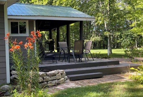 Gorgeous 2-bedroom Cozy Cabin in the Northwoods. Perfect for a relaxing getaway.